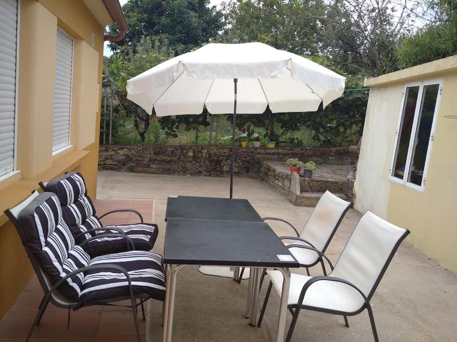 Casita Con Terreno A 10 Minutos Del Centro De Vigo Villa Moana Bagian luar foto