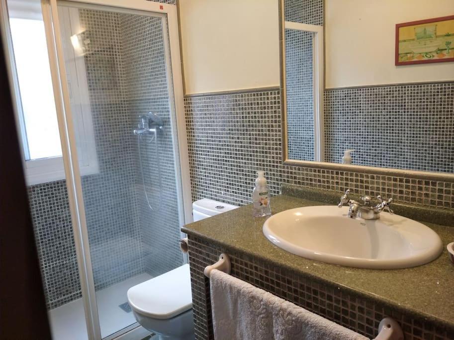 Casita Con Terreno A 10 Minutos Del Centro De Vigo Villa Moana Bagian luar foto